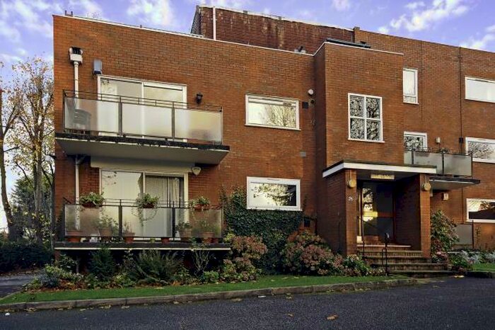 3 Bedroom Apartment To Rent In Dollis Avenue, Finchley, N3