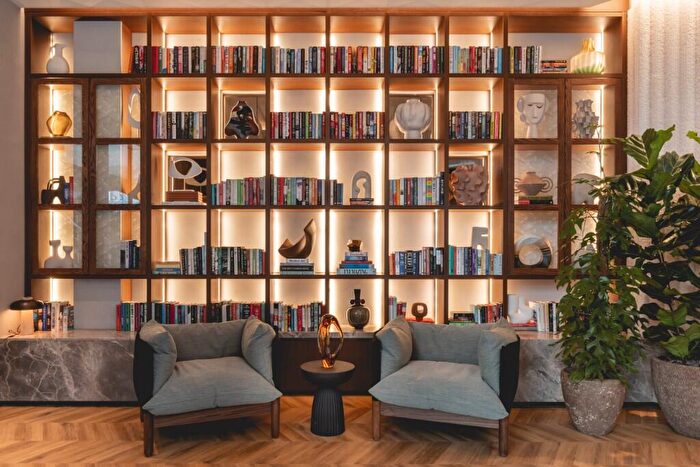 2 Bedroom Apartment To Rent In Nine Elms Lane, London, SW11