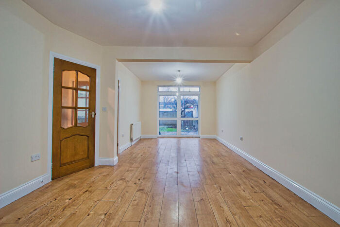 3 Bedroom Terraced House To Rent In Woodside Avenue, Alperton, HA0