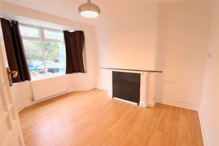 2 Bedroom Maisonette To Rent In Marlow Court, London, NW9