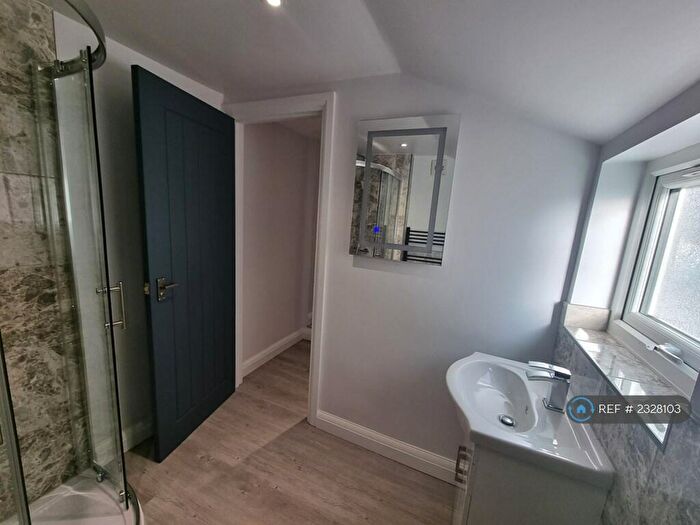 2 Bedroom End Of Terrace House To Rent In Erith, Erith, DA8