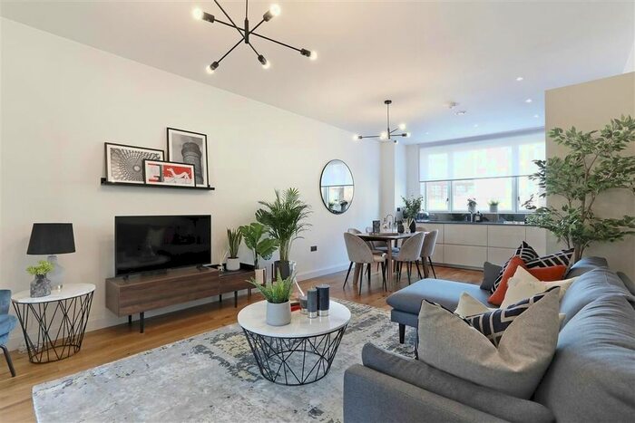 2 Bedroom Flat To Rent In Carpet Street, London, E15