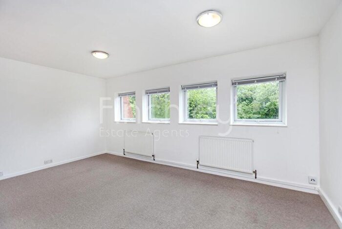 2 Bedroom Flat To Rent In Beecholme, Woodside Park Road, N12