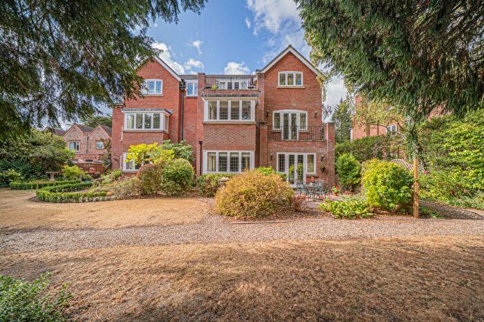 3 Bedroom Apartment For Sale In Warwick Road, Solihull, B91