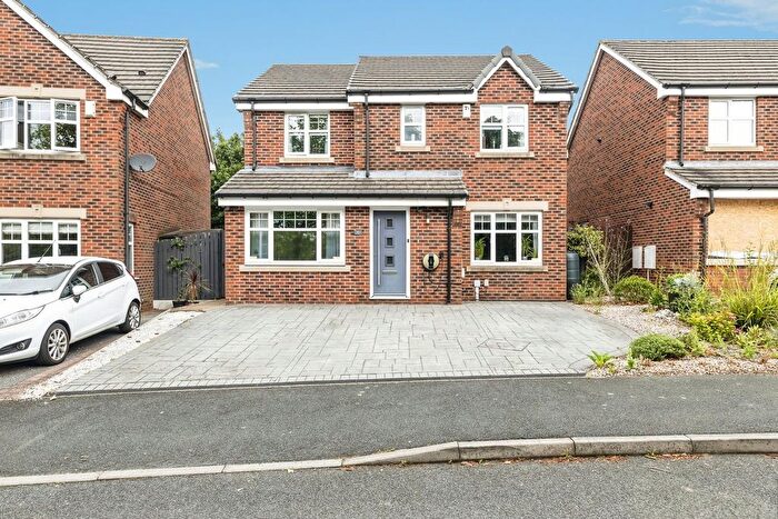 4 Bedroom Detached House For Sale In Longbow Avenue, Methley, Leeds, LS26
