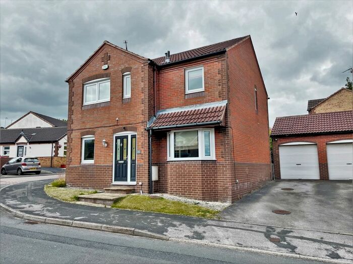 4 Bedroom Detached House To Rent In Oulton Drive, Oulton, Leeds, LS26