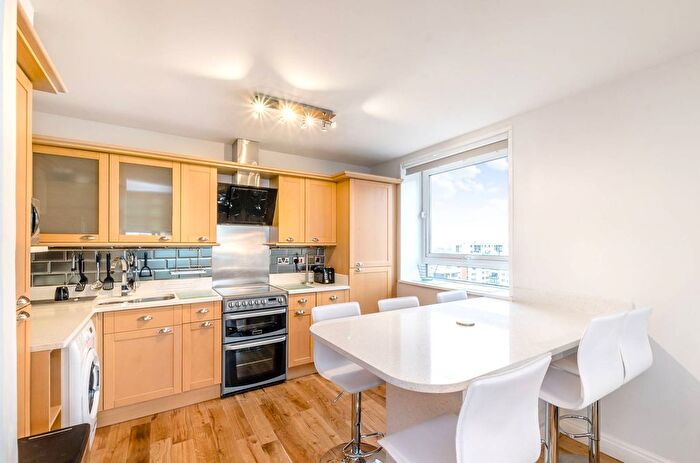 2 Bedroom Flat To Rent In Bowsprit Point, Canary Wharf, London, E14