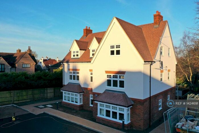 2 Bedroom Flat To Rent In Salisbury Avenue, Harpenden, AL5
