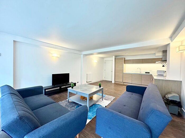 2 Bedroom Flat To Rent In Putney Bridge Road, London, SW15