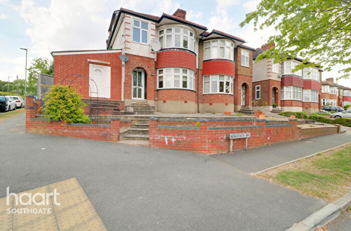 4 Bedroom Semi-Detached House For Sale In Monkfrith Way, London, N14