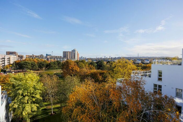 1 Bedroom Flat To Rent In Barrier Point Road, London, E16