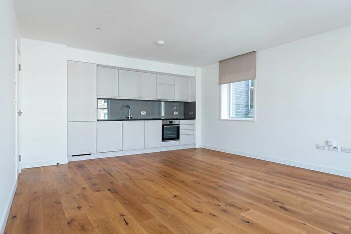 2 Bedroom Flat To Rent In Kentish Town Road, Kentish Town, London, NW5