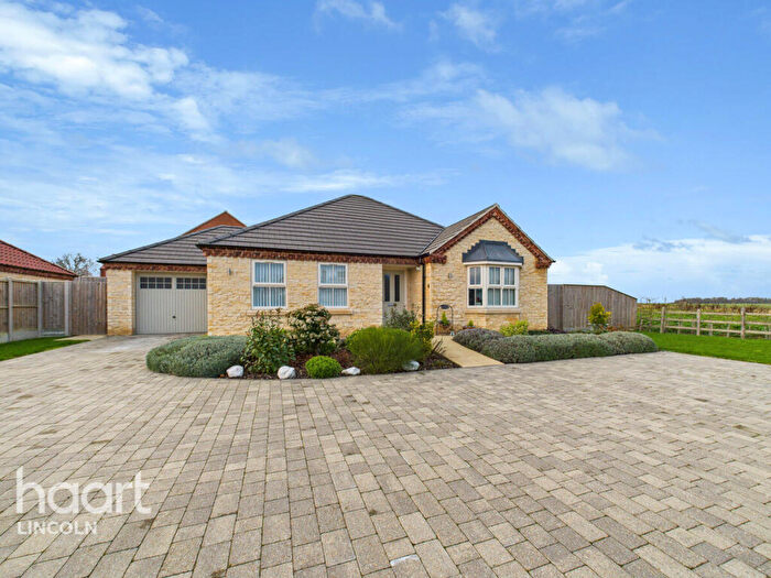 2 Bedroom Detached Bungalow For Sale In The Hawthorns, Sleaford, NG34