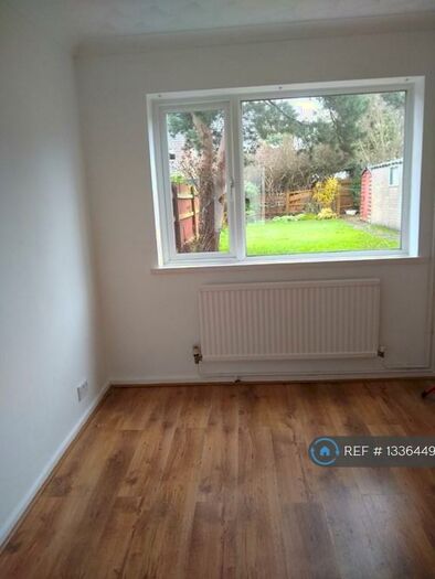 3 Bedroom Semi-Detached House To Rent In Bourne Road, Cambridge, CB4