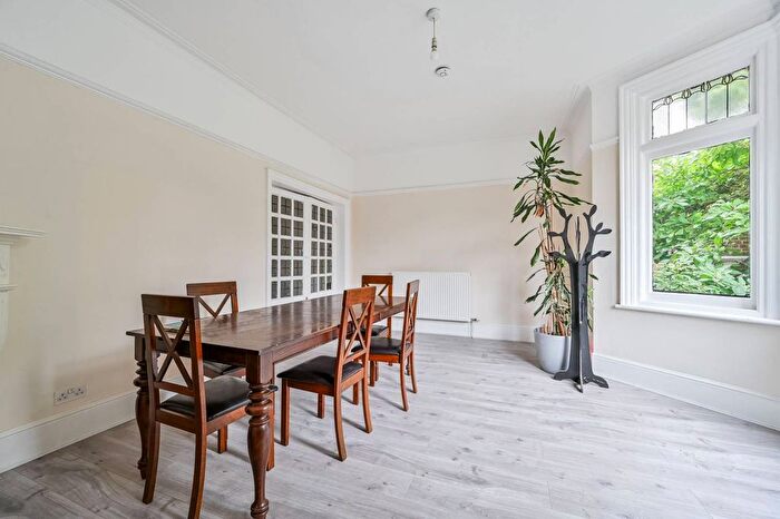 6 Bedroom Property To Rent In Belmont Hill, Lewisham, London, SE13