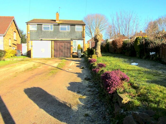 3 Bedroom Semi-Detached House To Rent In Jerrys Lane, Erdington, B23