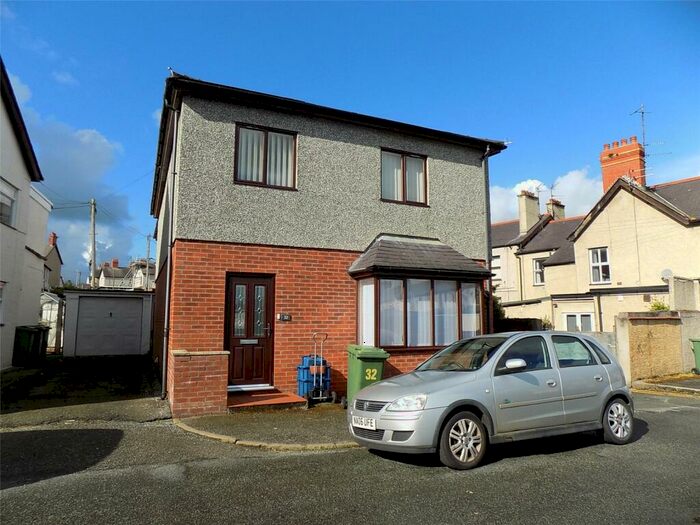 2 Bedroom Detached House To Rent In Fair View Road, Bangor, Gwynedd, LL57