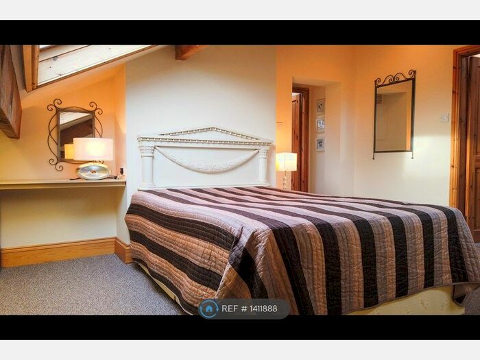 1 Bedroom Flat To Rent In Balmoral Place, Halifax, HX1