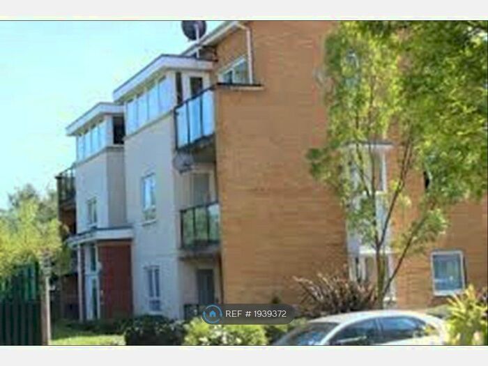 2 Bedroom Flat To Rent In Erebus Drive, London, SE28