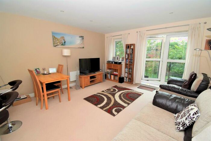 2 Bedroom Apartment To Rent In Victoria Way, Woking, GU21