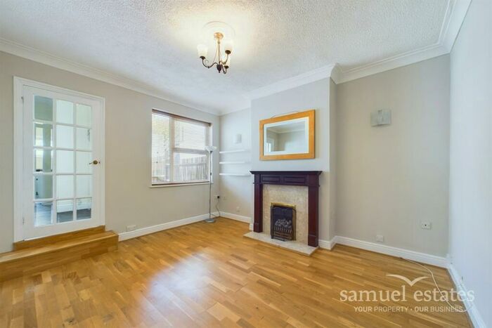 2 Bedroom Flat To Rent In Brighton Road, South Croydon, CR2