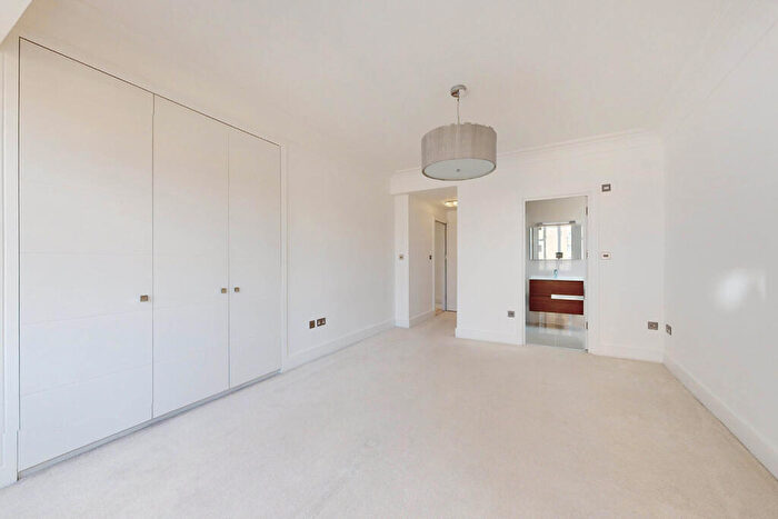 3 Bedroom Apartment For Sale In Viceroy Court, Prince Albert Road, St Johns Wood, London, NW8