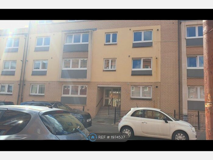 3 Bedroom Flat To Rent In Deanston Drive, Glasgow, G41