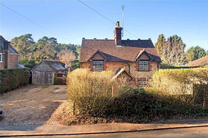 4 Bedroom Detached House For Sale In Tilford Road, Rushmoor, Farnham, Surrey, GU10