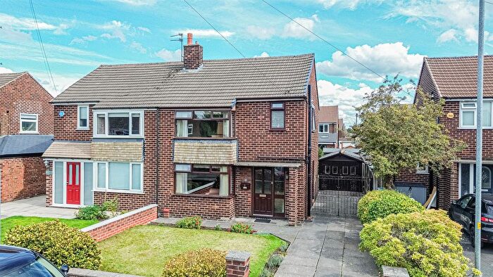 3 Bedroom Semi-Detached House For Sale In Baldock Close, Thelwall, Warrington, WA4