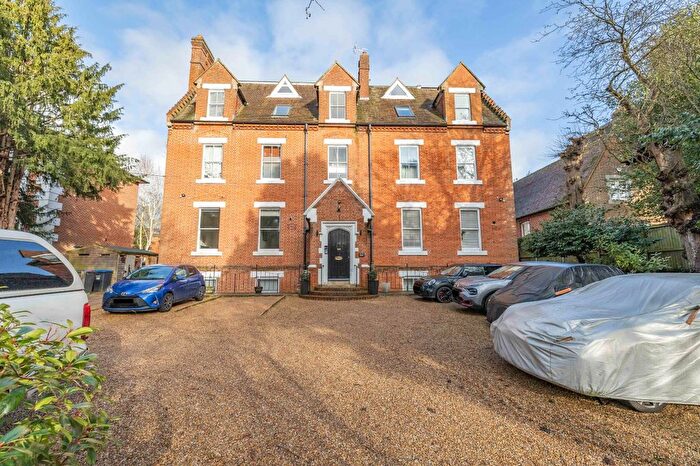 2 Bedroom Flat For Sale In New Dover Road, Canterbury, Kent, CT1