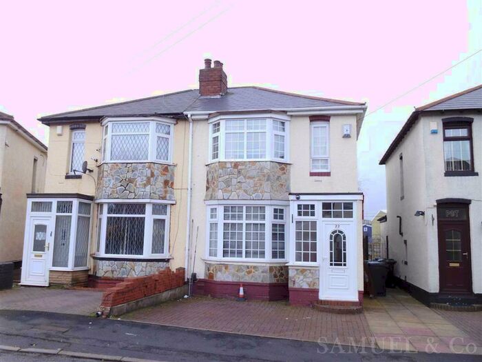 3 Bedroom Semi-Detached House To Rent In Cygnet Road, West Bromwich, B70