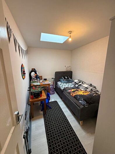 2 Bedroom Maisonette To Rent In Grove Road West, Enfield, EN3