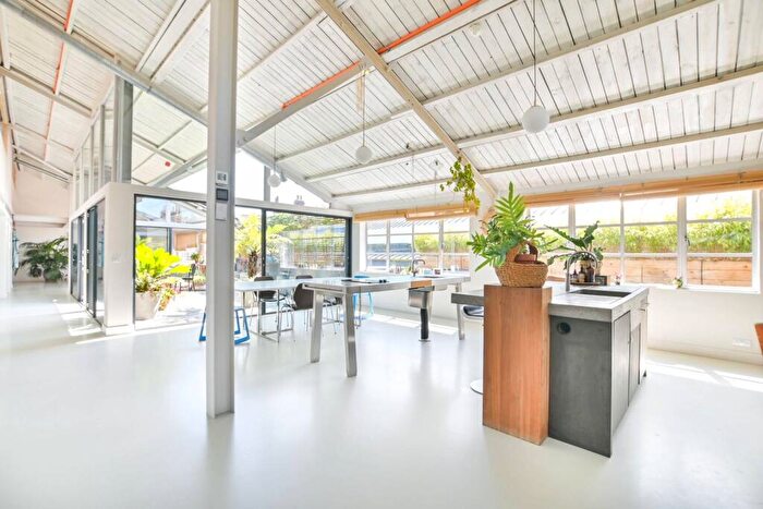 5 Bedroom Penthouse To Rent In Wotton Road, Gladstone Park, NW2