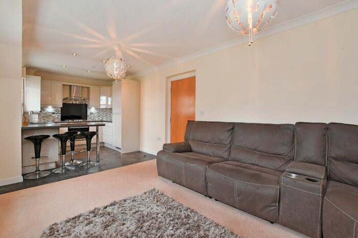 2 Bedroom Apartment To Rent In Pickard Drive, Sheffield, S13