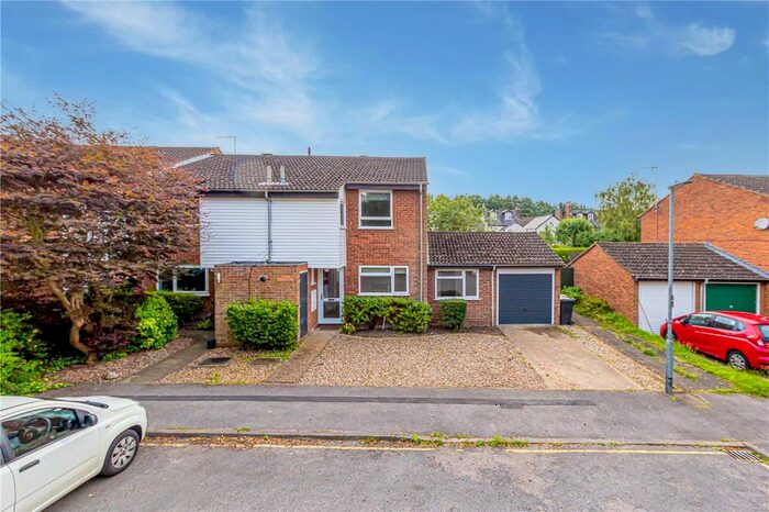 4 Bedroom Semi-detached House To Rent In Kipling Way, Harpenden, AL5
