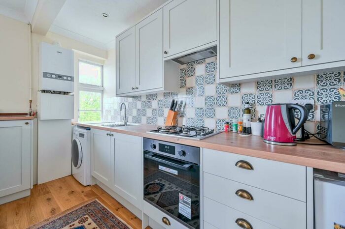 1 Bedroom Flat To Rent In Wickham Road, Brockley, London, SE4