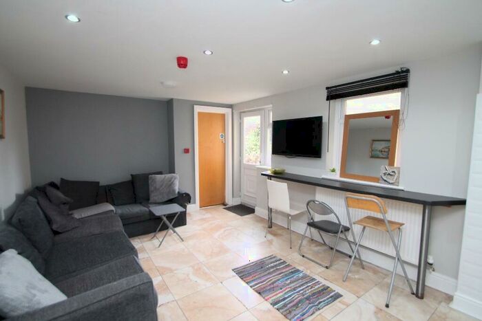 7 Bedroom Terraced House To Rent In Merthyr Street, Cardiff(City), CF24