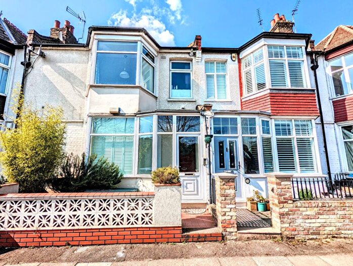 1 Bedroom Flat For Sale In Tff, Strathearn Road, London, SW19