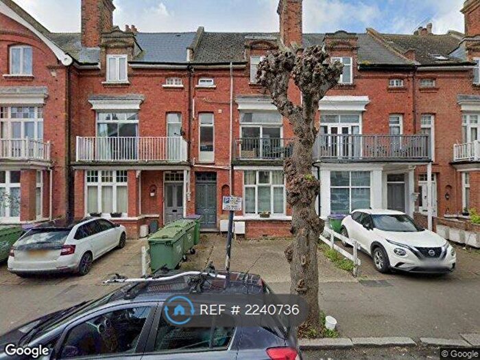 2 Bedroom Flat To Rent In Douglas Avenue, Hythe, CT21