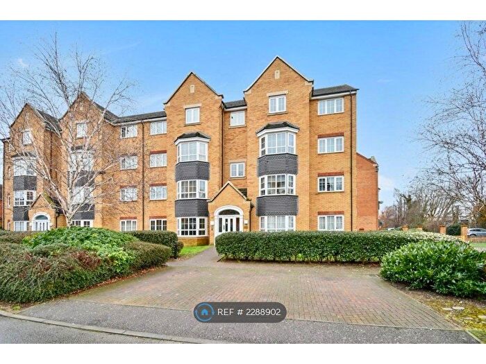 2 Bedroom Flat To Rent In Henley Road, Bedford, MK40