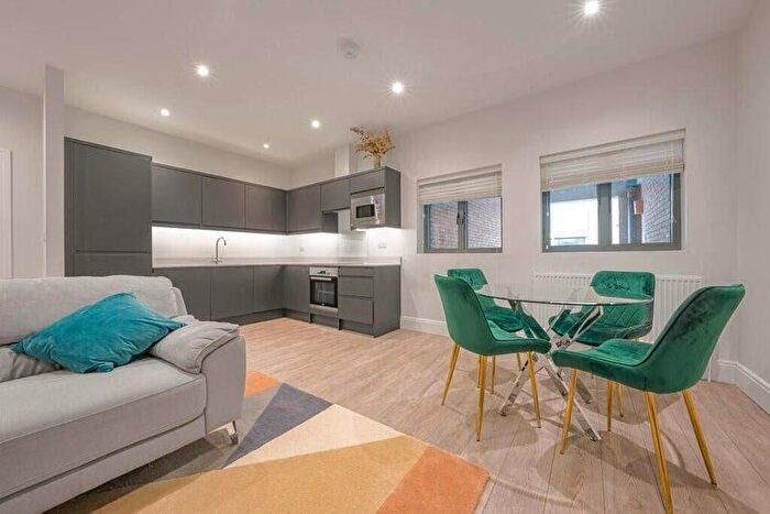 2 Bedroom Flat For Sale In Belmont Road, Uxbridge, UB8