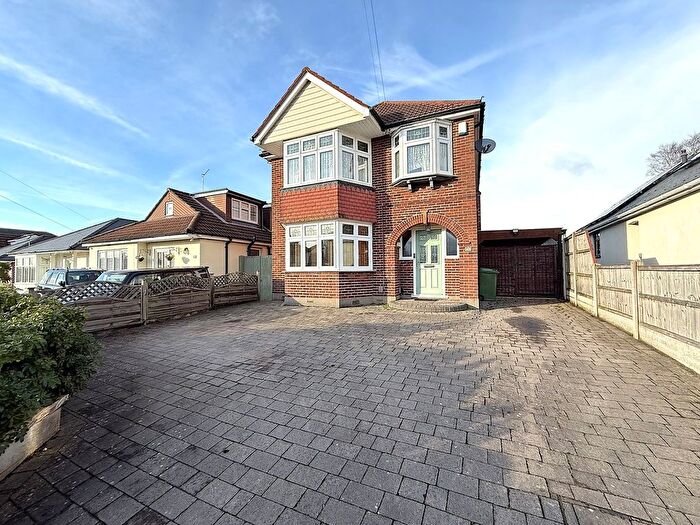 3 Bedroom Detached House For Sale In Hennings Park Road, Oakdale, Poole, BH15