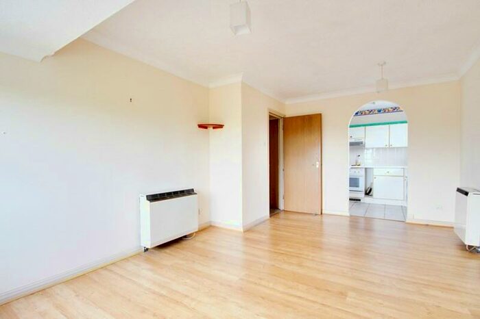 1 Bedroom Apartment To Rent In Rowantree Road, Enfield, Middlesex, EN2