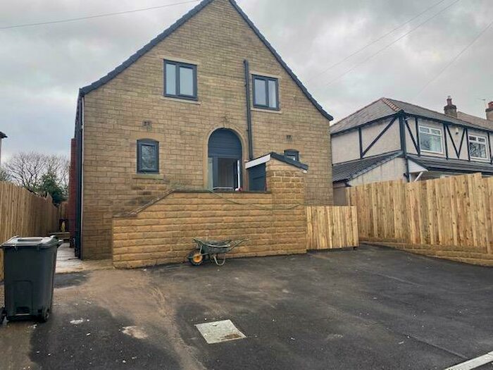 11 Bedroom Block Of Apartments To Rent In Wheatley Road, Halifax, HX3