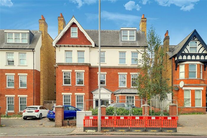 2 Bedroom Flat To Rent In Hanger Lane, Ealing, W5