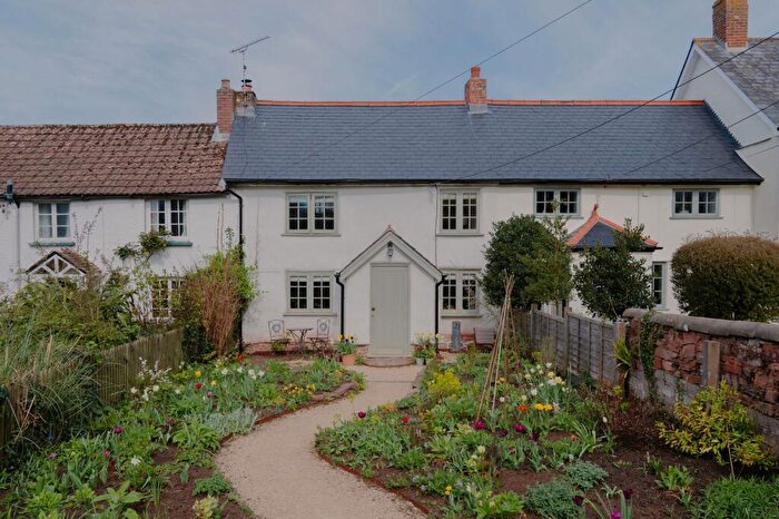3 Bedroom Terraced House For Sale In King Street, Silverton, EX5