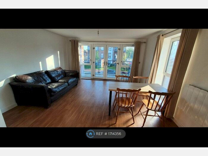 2 Bedroom Flat To Rent In Delphi House, Oakgrove, MK10