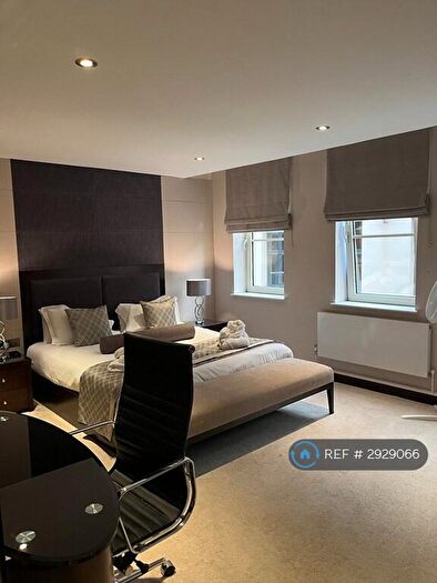 1 Bedroom Flat To Rent In Headrow Residence, Leeds, LS1