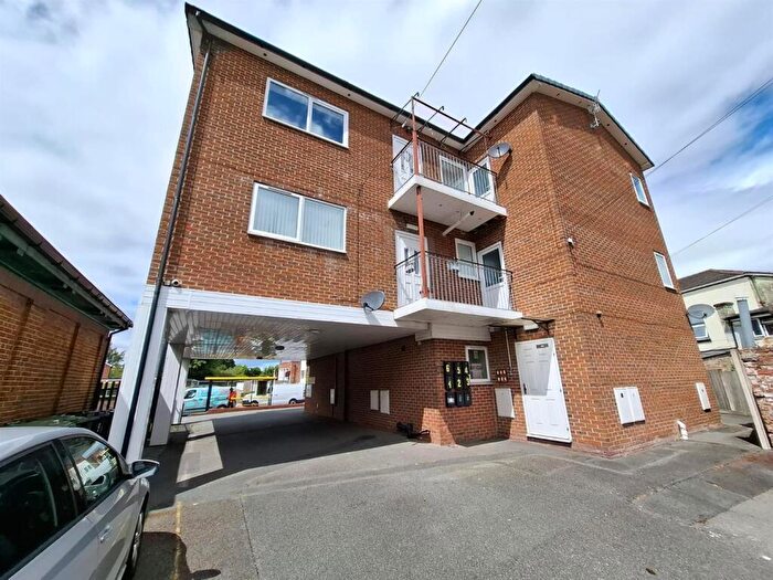 2 Bedroom Flat To Rent In Arrowe House Upton Wirral, CH49