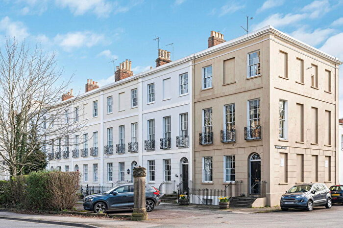 1 Bedroom Flat For Sale In Bath Road, Cheltenham, Gloucestershire, GL53